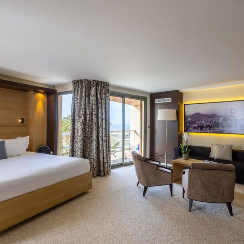 Junior Suite with Partial Sea View