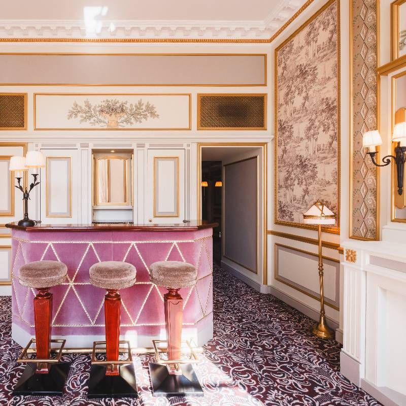 King Suite with Wine Bar