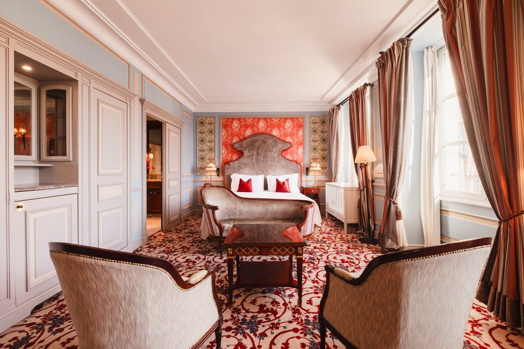 1 King Junior Suite