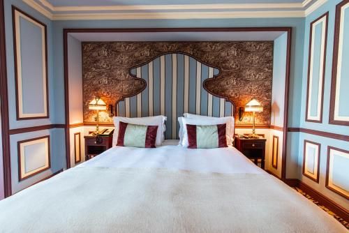 Premium King Room with Opera View