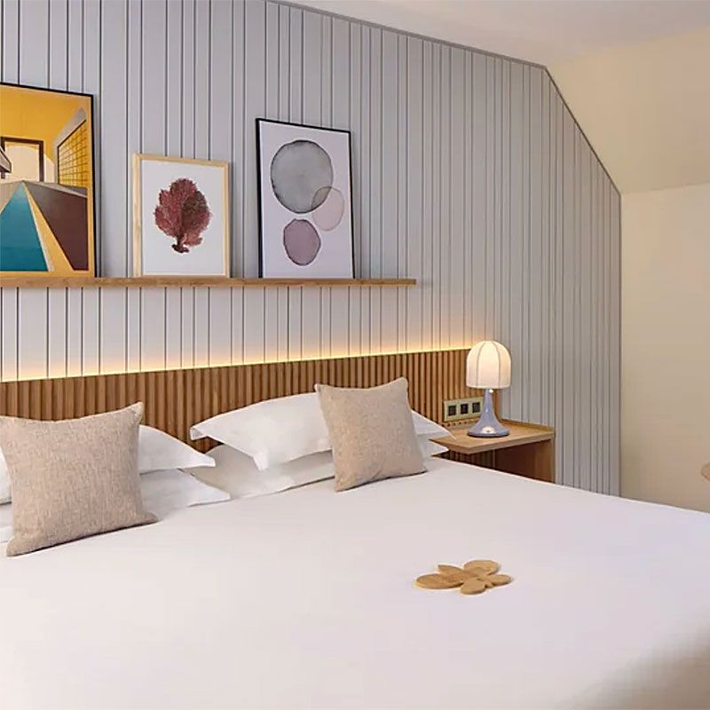 Junior Garden/Courtyard View Suite
