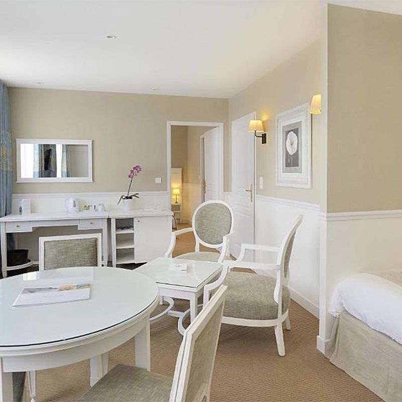 Family Land Room